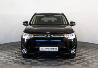 Подержанный автомобиль Mitsubishi Outlander 2012 года (2 фото)
