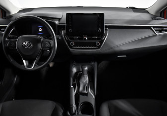 Подержанный автомобиль Toyota Corolla Sedan 2019 года (14 фото)