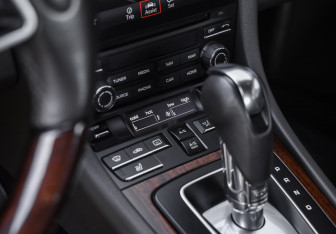 Подержанный автомобиль Porsche Cayman 2018 года (52 фото)