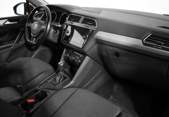 Подержанный автомобиль Volkswagen Tiguan 2020 года (13 фото)