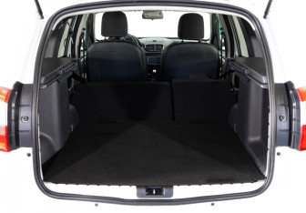 Подержанный автомобиль Nissan Terrano 2020 года (22 фото)