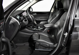 Подержанный автомобиль BMW X3 2019 года (10 фото)