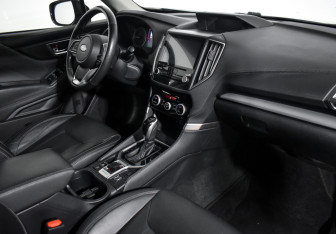 Подержанный автомобиль Subaru Forester Suv 2018 года (13 фото)
