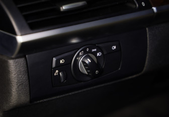 Подержанный автомобиль BMW X6 2014 года (22 фото)