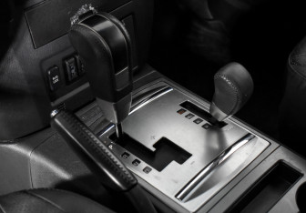 Подержанный автомобиль Mitsubishi Pajero 2014 года (11 фото)