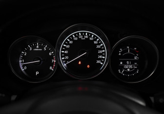 Подержанный автомобиль Mazda CX-5 2018 года (19 фото)