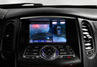 Подержанный автомобиль Infiniti QX50 2013 года (18 фото)