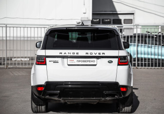 Подержанный автомобиль Land Rover Range Rover Sport 2018 года (8 фото)