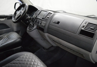 Подержанный автомобиль Volkswagen Caravelle 2012 года (9 фото)