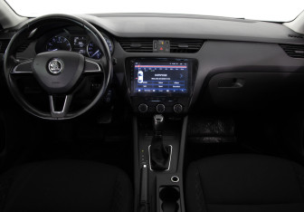Подержанный автомобиль Skoda Octavia Liftback 2017 года (9 фото)