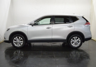 Подержанный автомобиль Nissan X-Trail 2018 года (8 фото)