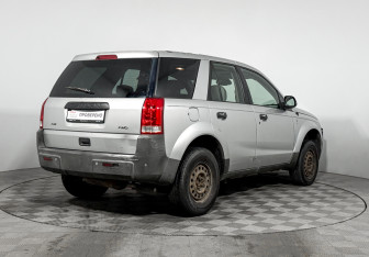Подержанный автомобиль Saturn VUE 2003 года (5 фото)