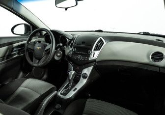 Подержанный автомобиль Chevrolet Cruze Sedan 2014 года (9 фото)
