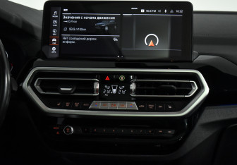 Подержанный автомобиль BMW X3 2022 года (18 фото)