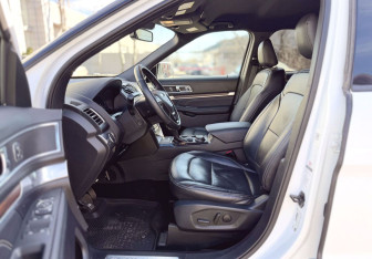 Подержанный автомобиль Ford Explorer 2019 года (11 фото)