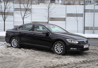 Подержанный автомобиль Volkswagen Passat Sedan 2018 года (7 фото)