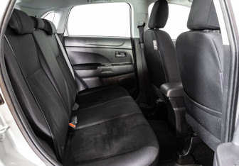 Подержанный автомобиль Mitsubishi ASX 2012 года (17 фото)