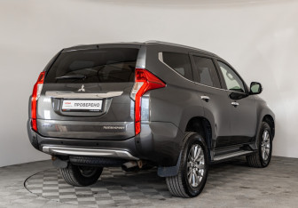 Подержанный автомобиль Mitsubishi Pajero Sport 2018 года (5 фото)
