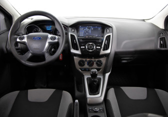 Подержанный автомобиль Ford Focus Hatchback 2012 года (9 фото)
