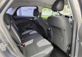 Подержанный автомобиль Ford Focus Sedan 2013 года (9 фото)