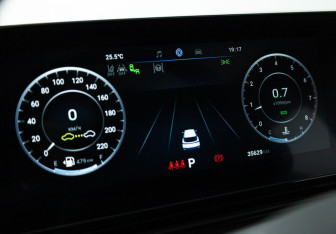 Подержанный автомобиль Omoda C5 2024 года (12 фото)