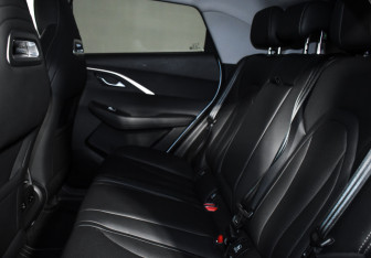 Подержанный автомобиль Omoda C5 2023 года (12 фото)