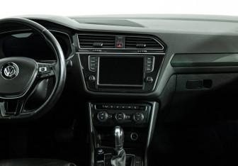 Подержанный автомобиль Volkswagen Tiguan 2017 года (14 фото)