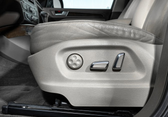 Подержанный автомобиль Audi Q5 2013 года (12 фото)