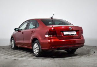 Подержанный автомобиль Volkswagen Polo Sedan 2020 года (7 фото)