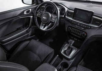 Подержанный автомобиль Kia Ceed Hatchback 2019 года (8 фото)