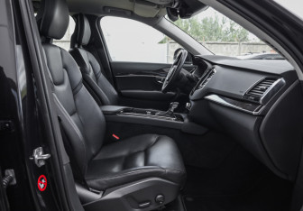 Подержанный автомобиль Volvo XC90 2016 года (29 фото)