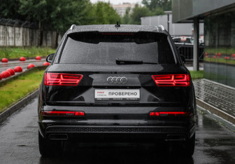 Подержанный автомобиль Audi Q7 2018 года (7 фото)