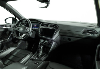 Подержанный автомобиль Volkswagen Tiguan 2021 года (9 фото)