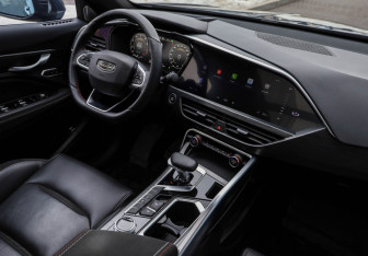 Подержанный автомобиль Geely Tugella 2022 года (9 фото)