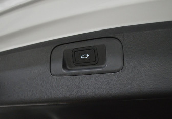 Подержанный автомобиль Geely Coolray 2024 года (20 фото)