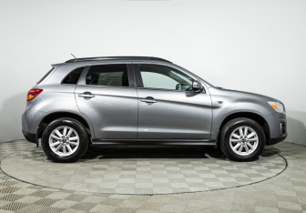 Подержанный автомобиль Mitsubishi ASX 2013 года (4 фото)