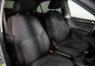 Подержанный автомобиль Skoda Rapid Liftback 2019 года (18 фото)