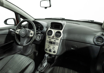 Подержанный автомобиль Opel Corsa 2007 года (9 фото)