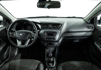 Подержанный автомобиль Kia Rio Sedan 2014 года (13 фото)