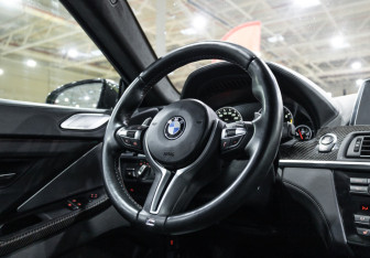 Подержанный автомобиль BMW M6 Coupe 2013 года (29 фото)