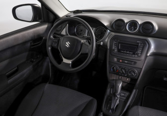 Подержанный автомобиль Suzuki Vitara 2016 года (8 фото)