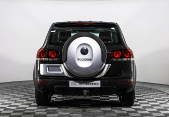Подержанный автомобиль Volkswagen Touareg 2009 года (6 фото)