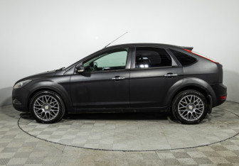 Подержанный автомобиль Ford Focus Hatchback 2009 года (8 фото)