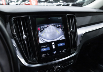 Подержанный автомобиль Volvo V60 Cross Country 2020 года (21 фото)
