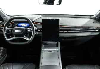 Подержанный автомобиль Geely Preface 2024 года (13 фото)