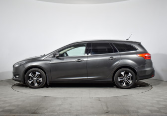 Подержанный автомобиль Ford Focus Wagon 2018 года (8 фото)