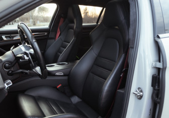 Подержанный автомобиль Porsche Panamera Wagon 2019 года (16 фото)