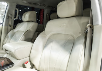 Подержанный автомобиль Infiniti QX80 2014 года (16 фото)