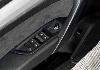 Подержанный автомобиль Audi Q5 2018 года (10 фото)