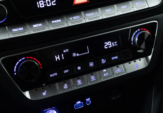 Подержанный автомобиль Hyundai Sonata 2018 года (17 фото)